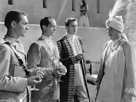 Richard Cromwell, Franchot Tone, Gary Cooper, Douglass Dumbrille - A hindu lándzsás - Filmfotók