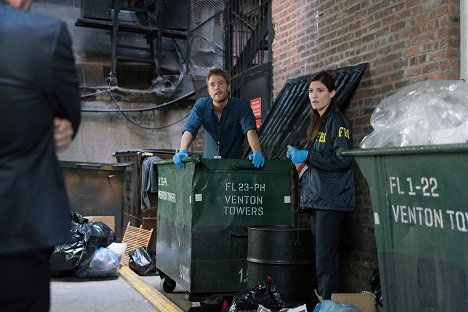 Jake McDorman, Jennifer Carpenter - Limitless - Page 44 - Photos