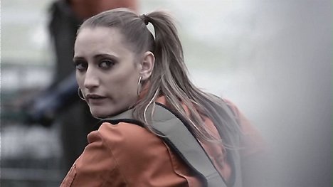 Lauren Socha - Misfits: Zmetci - Epizoda 2 - Z filmu