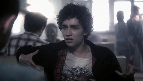 Robert Sheehan - Misfits - Episode 2 - Photos