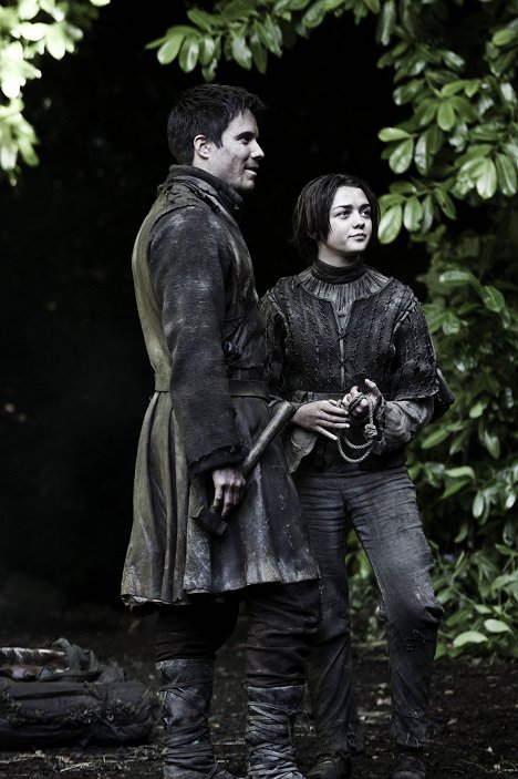 Joe Dempsie, Maisie Williams - Game Of Thrones - Der Weg der Züchtigung - Filmfotos