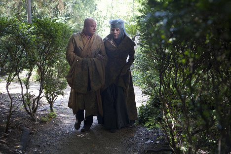 Conleth Hill, Diana Rigg - Game of Thrones - And Now His Watch is Ended - Photos