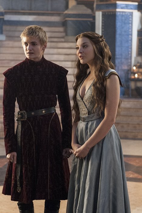 Jack Gleeson, Natalie Dormer - Game of Thrones - And Now His Watch is Ended - Van film