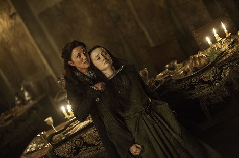 Michelle Fairley, Kelly Long - Game of Thrones - The Rains of Castamere - Van film