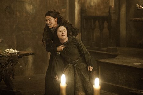 Michelle Fairley, Kelly Long - Game Of Thrones - Der Regen von Castamaer - Filmfotos