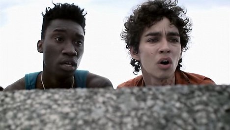 Nathan Stewart-Jarrett, Robert Sheehan