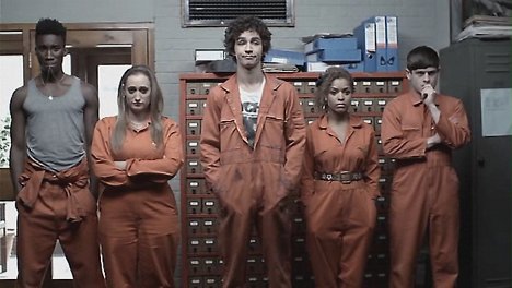 Nathan Stewart-Jarrett, Lauren Socha, Robert Sheehan, Antonia Thomas, Iwan Rheon - Kívülállók - Episode 4 - Filmfotók