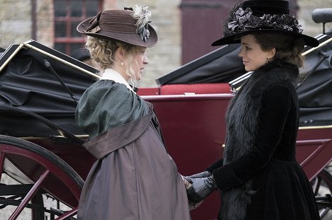 Chloë Sevigny, Kate Beckinsale - Love & Friendship - Kuvat elokuvasta