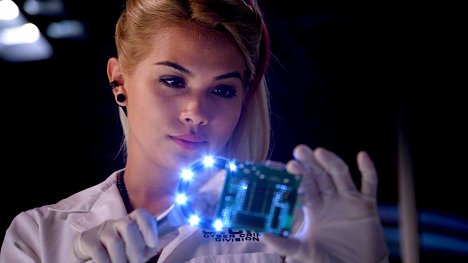 Hayley Kiyoko - Kriminálka: Oddělení kybernetiky - CMND:\Crash - Z filmu
