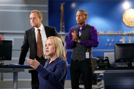 Peter MacNicol, Patricia Arquette, Shad Moss - CSI: Cyber - Crowd Sourced - Kuvat elokuvasta