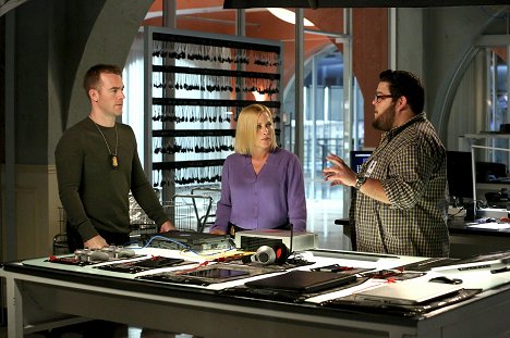 James van der Beek, Patricia Arquette, Charley Koontz - CSI: Cyber - Ghost in the Machine - Film