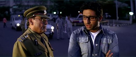 Yusuf Hussain, Abhishek Bachchan - Dhoom - Die Jagd beginnt - Filmfotos