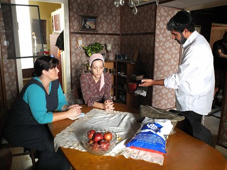 Irit Kaplan, Reymonde Amsallem, Shlomi Koriat - Apples from the Desert - Photos