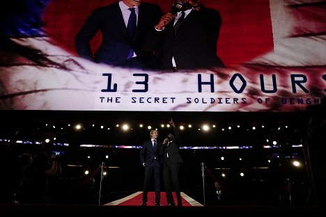Michael Bay, Kevin Frazier - 13 Hours: The Secret Soldiers of Benghazi - Tapahtumista