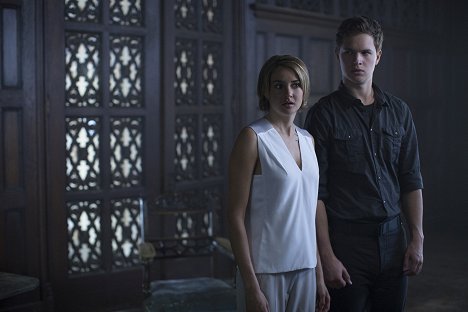 Shailene Woodley, Ansel Elgort - Allegiant - Photos