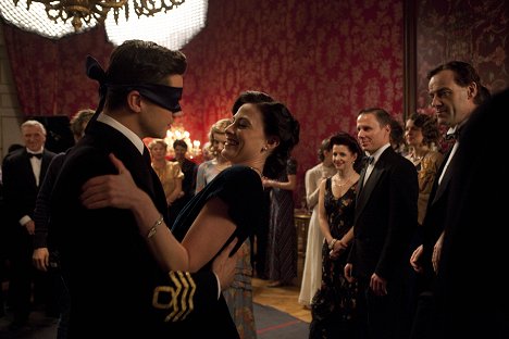Dominic Cooper, Lara Pulver - Człowiek, który został Bondem - Episode 2 - Z filmu