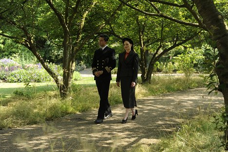 Dominic Cooper, Lara Pulver - Fleming - Episode 4 - Z filmu