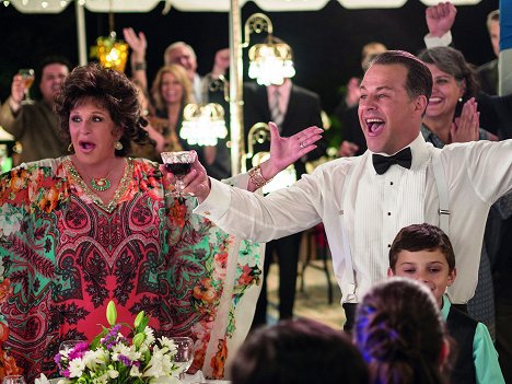 Lainie Kazan, Louis Mandylor - My Big Fat Greek Wedding 2 - Filmfotos