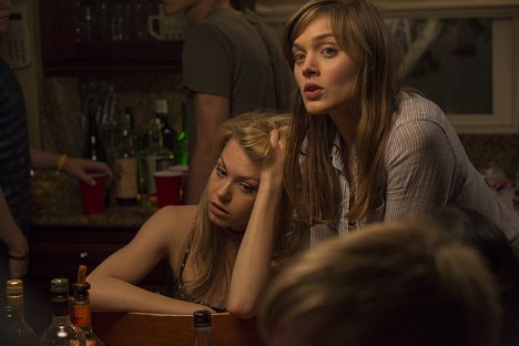Penelope Mitchell, Bella Heathcote - The Curse of Downers Grove - Do filme