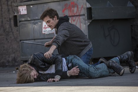 Lucas Till, Kevin Zegers - The Curse of Downers Grove - Z filmu