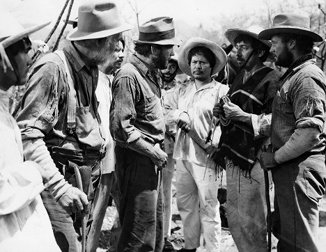Walter Huston, Humphrey Bogart, Tim Holt - The Treasure of the Sierra Madre - Photos