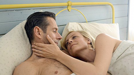 Brett Climo, Marta Dusseldorp - A Place to Call Home - Filmfotos