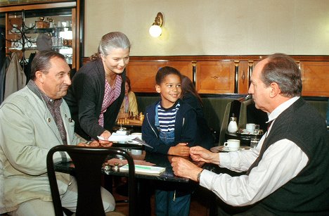 Adelheid Picha, Rebecca Horner, Otto Schenk - Mein Opa und die 13 Stühle - Photos