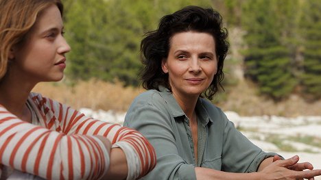 Lou de Laâge, Juliette Binoche - A Espera - Do filme