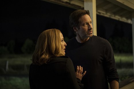 Gillian Anderson, David Duchovny - The X-Files - My Struggle - Van film