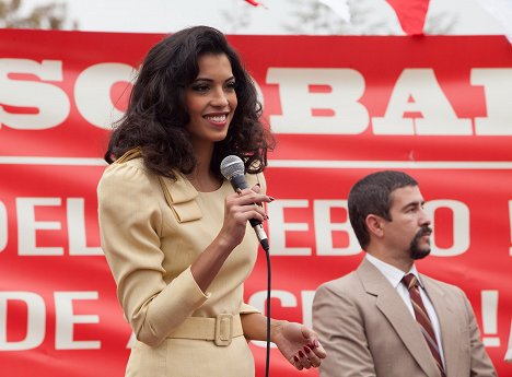 Julian Bustamante, Stephanie Sigman - Narcos - The Men of Always - Photos