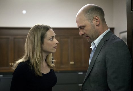 Kristen Connolly, Corey Stoll - House of Cards - Chapter 2 - Photos