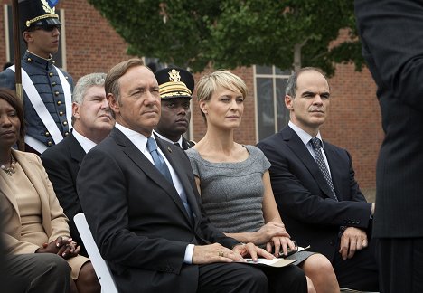 Kevin Spacey, Robin Wright, Michael Kelly - House of Cards - Capítulo 8 - Do filme