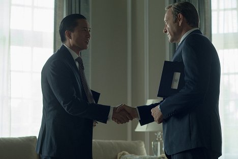 Terry Chen, Kevin Spacey - House of Cards - Chapter 18 - Photos