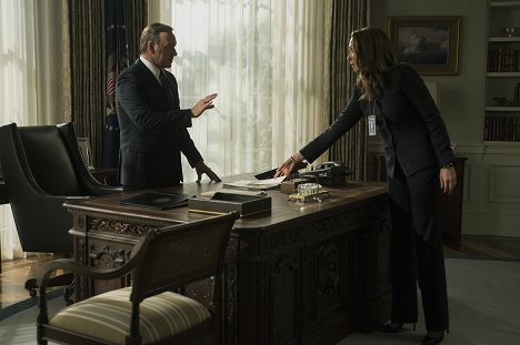 Kevin Spacey, Elizabeth Marvel - House of Cards - Chapter 30 - Photos