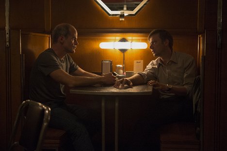 Michael Kelly, Jimmi Simpson - House of Cards - Chapter 30 - Photos
