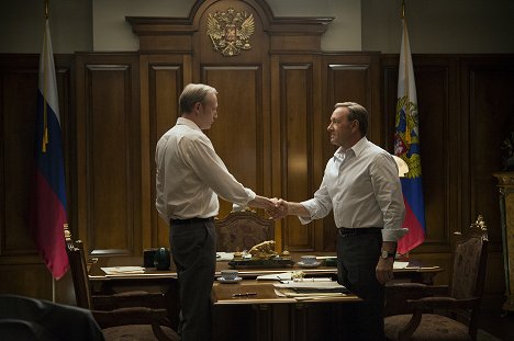 Lars Mikkelsen, Kevin Spacey - House of Cards - Wahrer Mut - Filmfotos