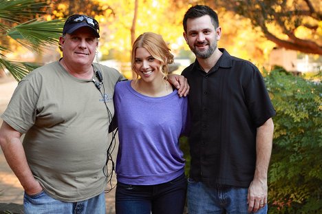Carlie Casey, Sean Olson - The Contractor - Tournage