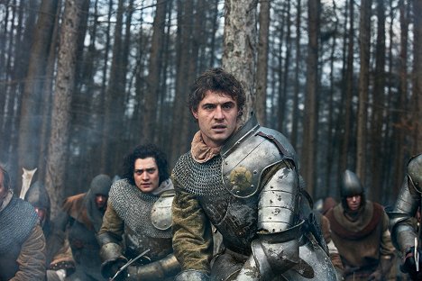 Aneurin Barnard, Max Irons - La reina blanca - War at First Hand - De la película