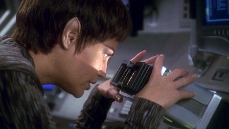 Jolene Blalock - Star Trek: Enterprise - Broken Bow: 1.ª y 2.ª parte - De la película