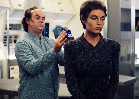 John Billingsley, Jolene Blalock - Star Trek: Enterprise - Breaking the Ice - Van film
