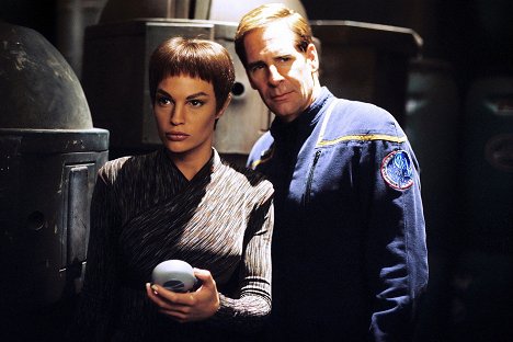Jolene Blalock, Scott Bakula - Star Trek: Enterprise - Fortunate Son - Filmfotók