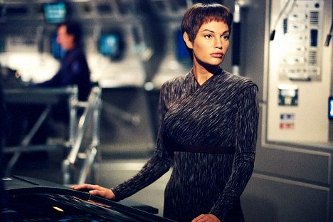 Jolene Blalock - Star Trek: Enterprise - Silent Enemy - Photos