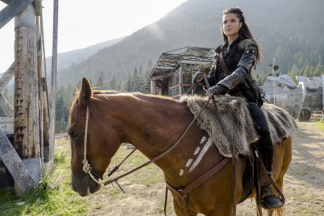 Marie Avgeropoulos - The 100 - Wanheda: Part 1 - Photos