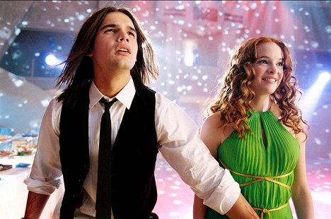 Steven Strait, Danielle Panabaker - Sky High, una escuela de altos vuelos - De la película