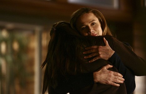 Lena Olin - Alias - Maternal Instinct - Photos