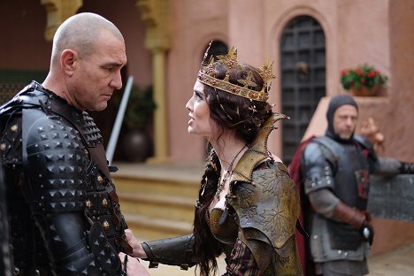 Vinnie Jones, Mallory Jansen - Galavant - Battle of the Three Armies - Filmfotos