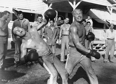 Paul Newman, George Kennedy - La leyenda del indomable - De la película