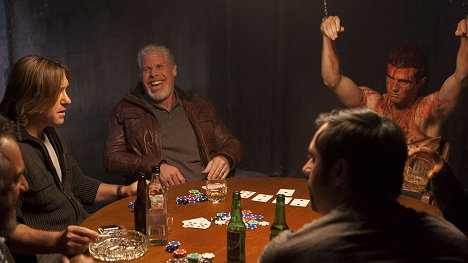 Ron Eldard, Ron Perlman, Beau Mirchoff - Poker Night - Filmfotók