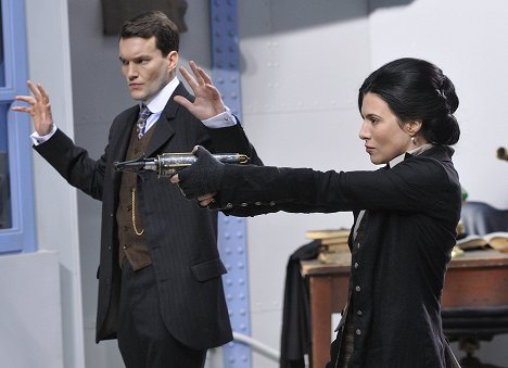 Gareth David-Lloyd, Jaime Murray - Warehouse 13 - Das Horn von Jericho - Filmfotos