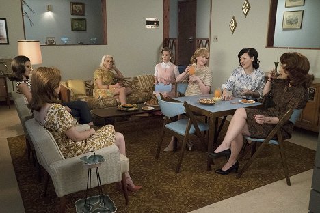 Odette Annable, Yvonne Strahovski, Zoe Boyle, Azure Parsons, Erin Cummings - The Astronaut Wives Club - In the Blind - Film